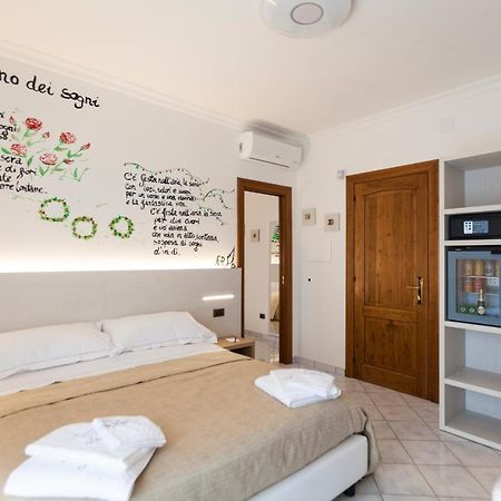 Na' Poesia B&B Di Charme SantʼAgata deʼ Goti Eksteriør bilde