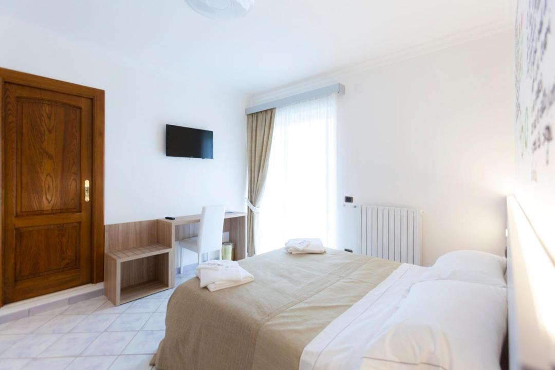 Na' Poesia B&B Di Charme SantʼAgata deʼ Goti Eksteriør bilde