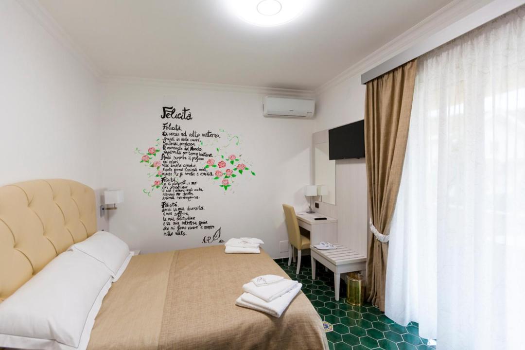 Na' Poesia B&B Di Charme SantʼAgata deʼ Goti Eksteriør bilde