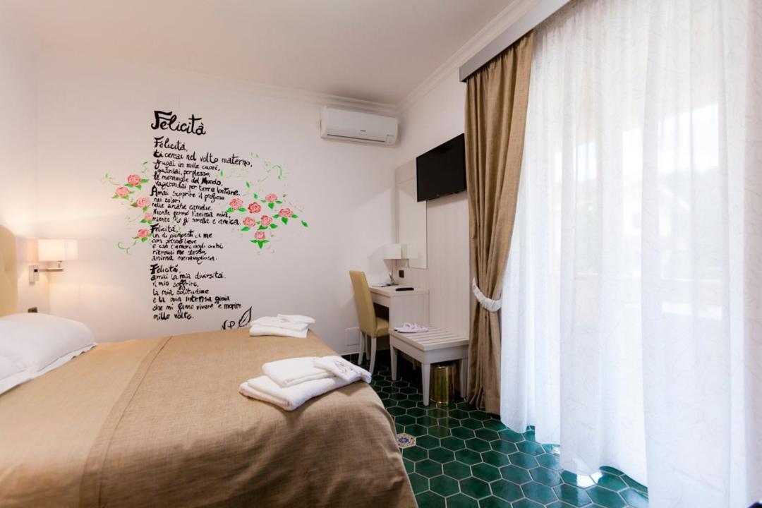 Na' Poesia B&B Di Charme SantʼAgata deʼ Goti Eksteriør bilde